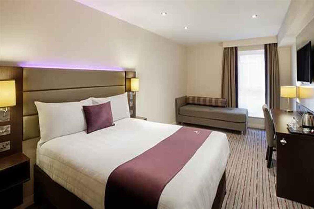 Premier Inn Milton Keynes Central Exterior photo
